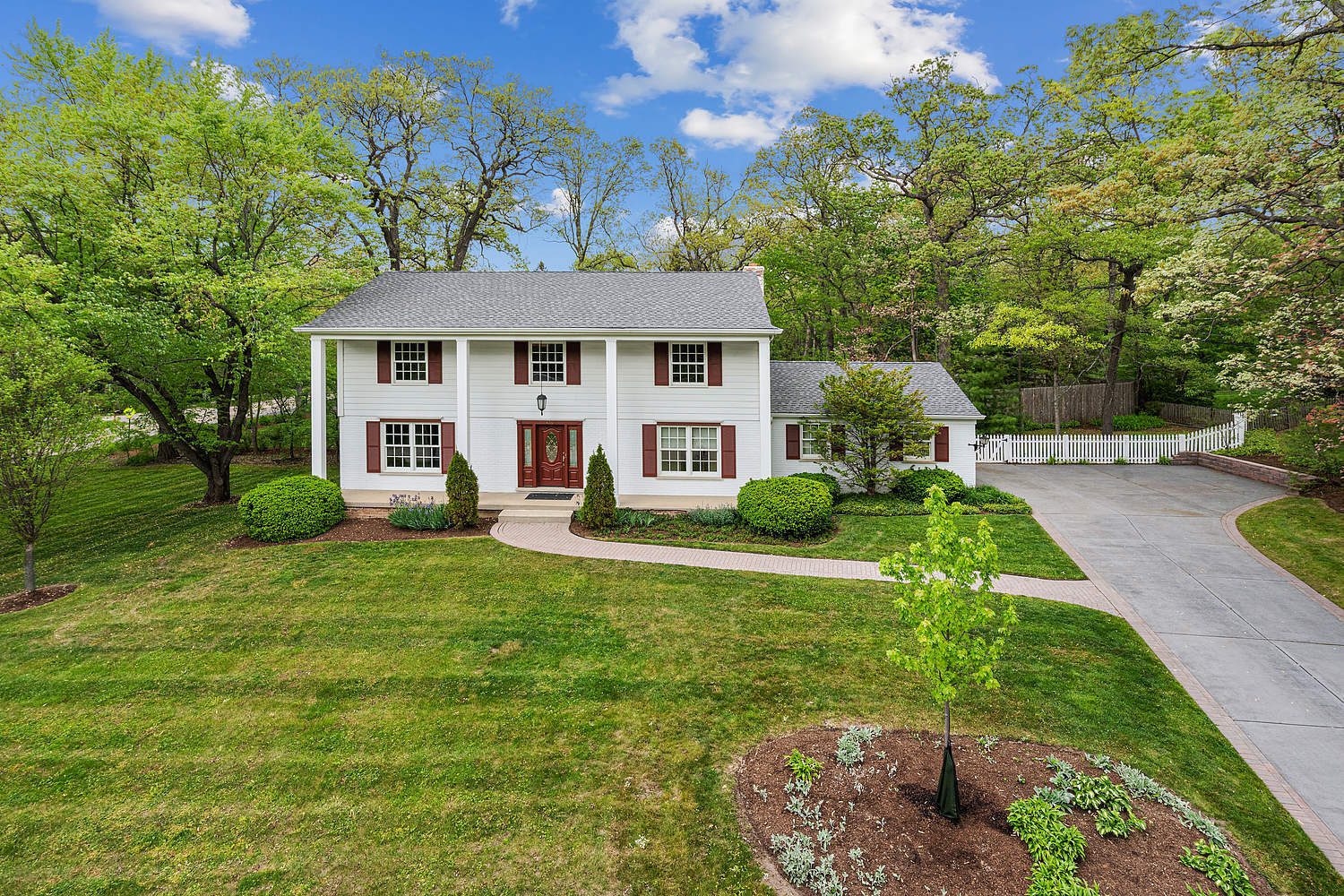 Property Photo: 434 Linden Avenue IL 60045
