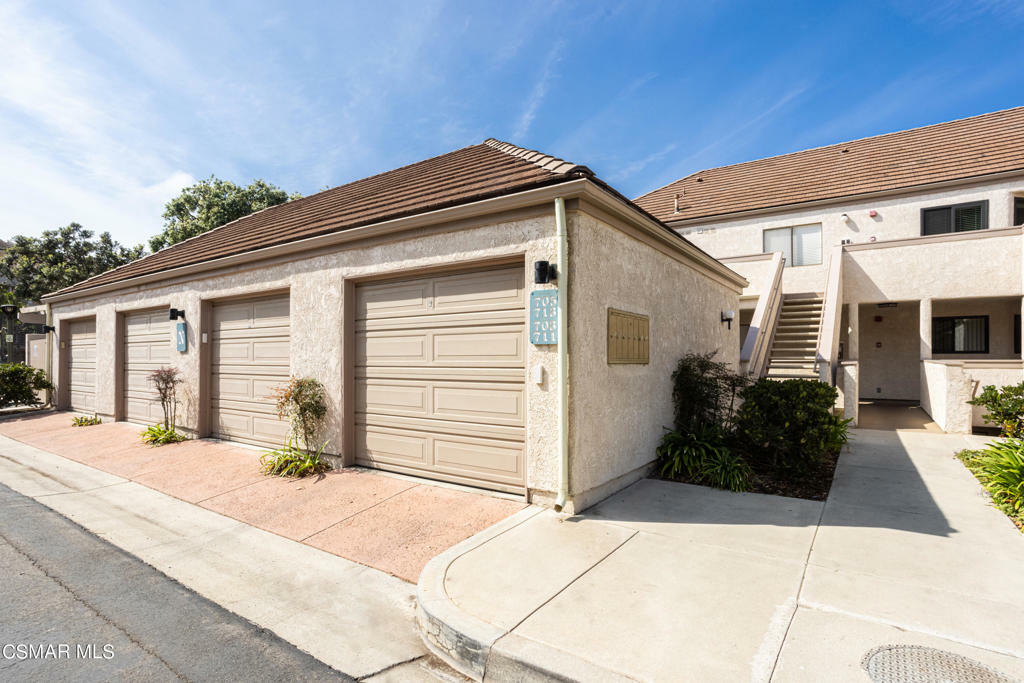 Property Photo:  707 Island View Circle  CA 93041 