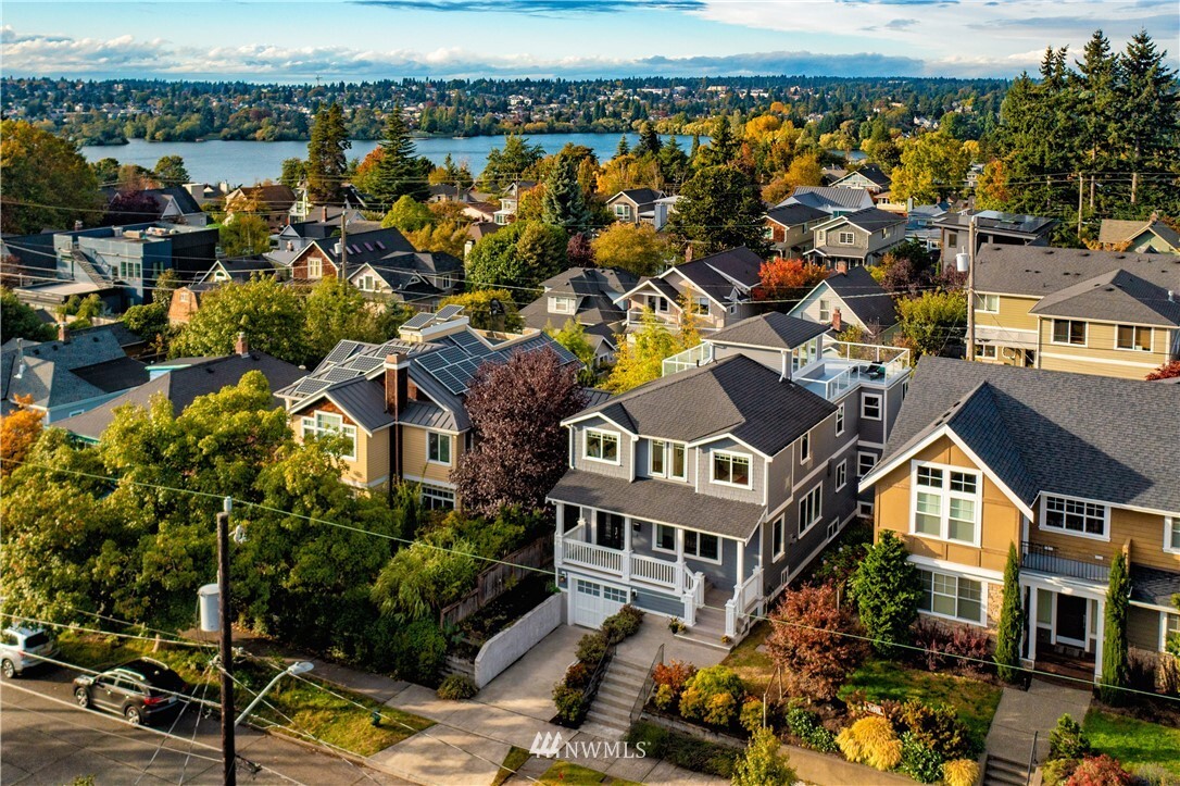 Property Photo: 2334 N 61st Street WA 98103