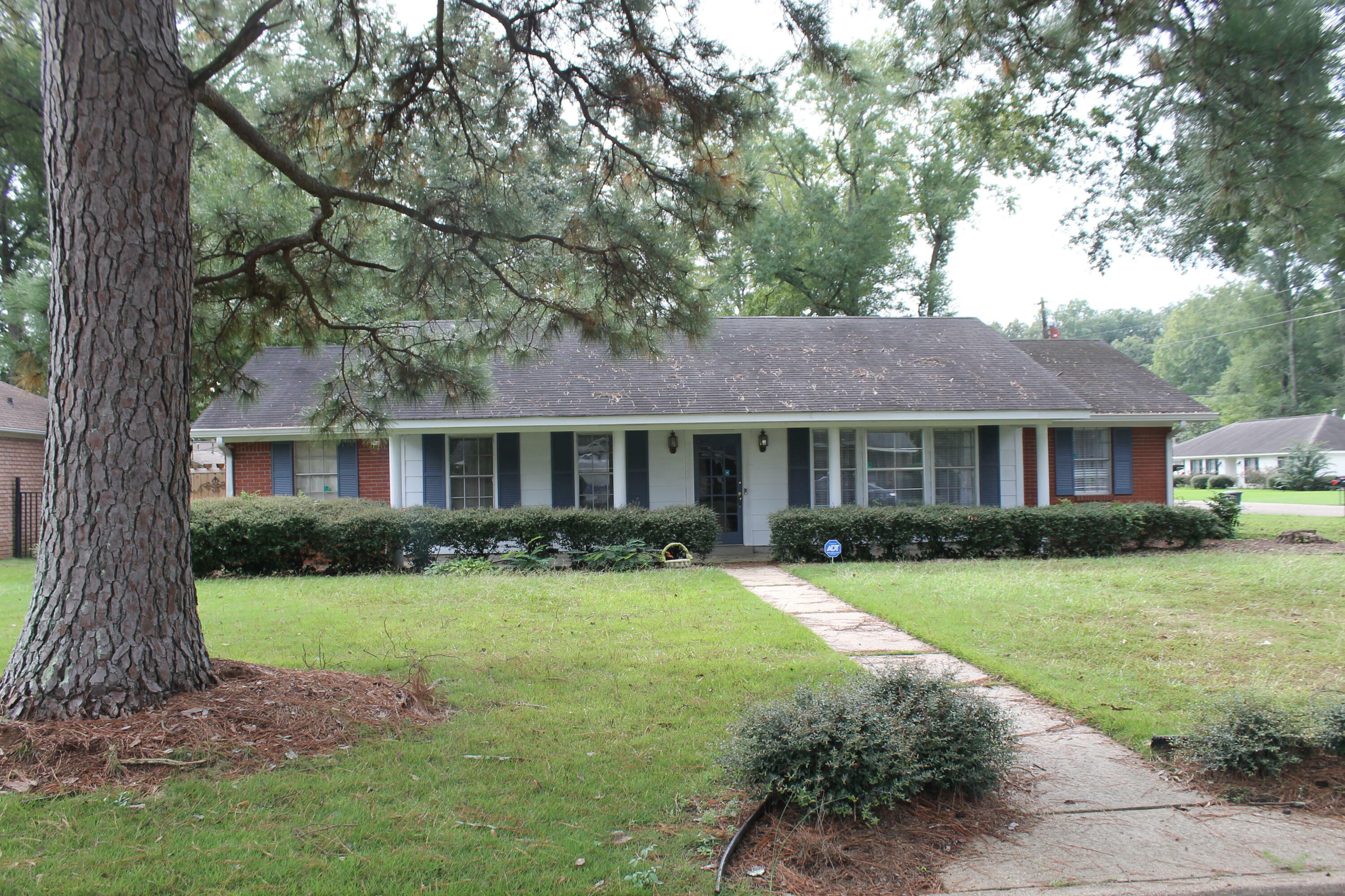 Property Photo:  2620 Lyford Dr  MS 39705 