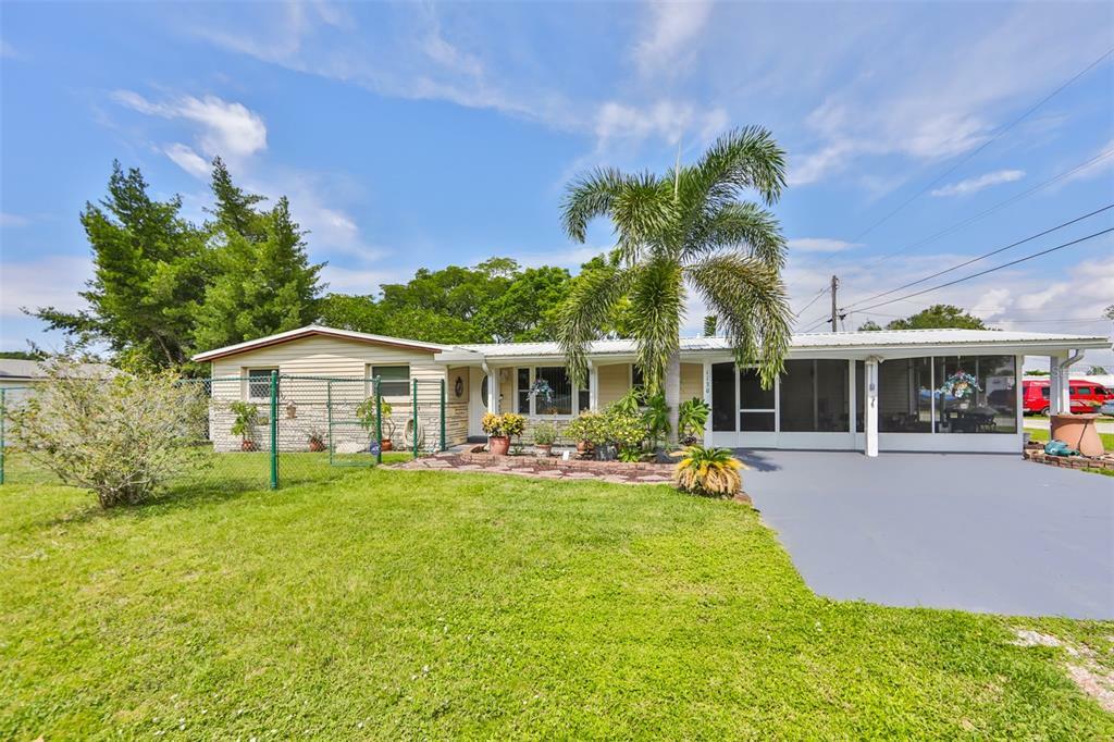 Property Photo:  1130 Sweeney Drive  FL 33570 