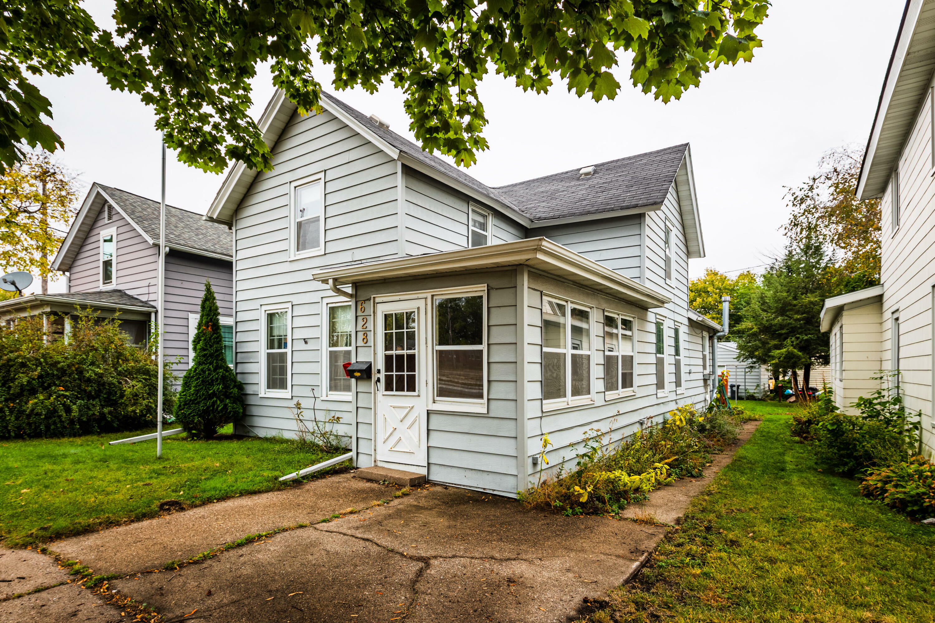 Property Photo:  628 Avon St  WI 54603 