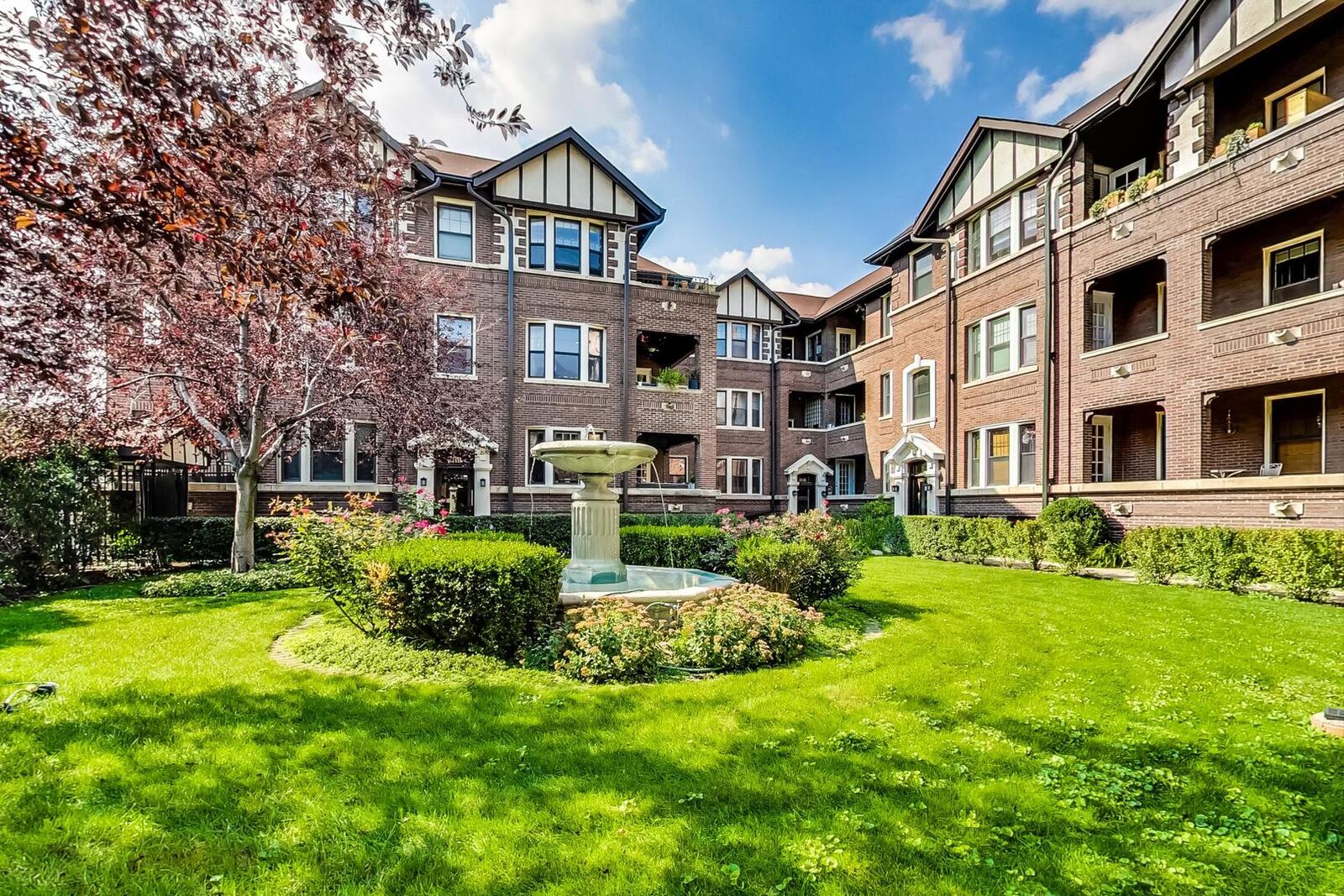 Property Photo:  2116 W North Avenue 1S  IL 60647 