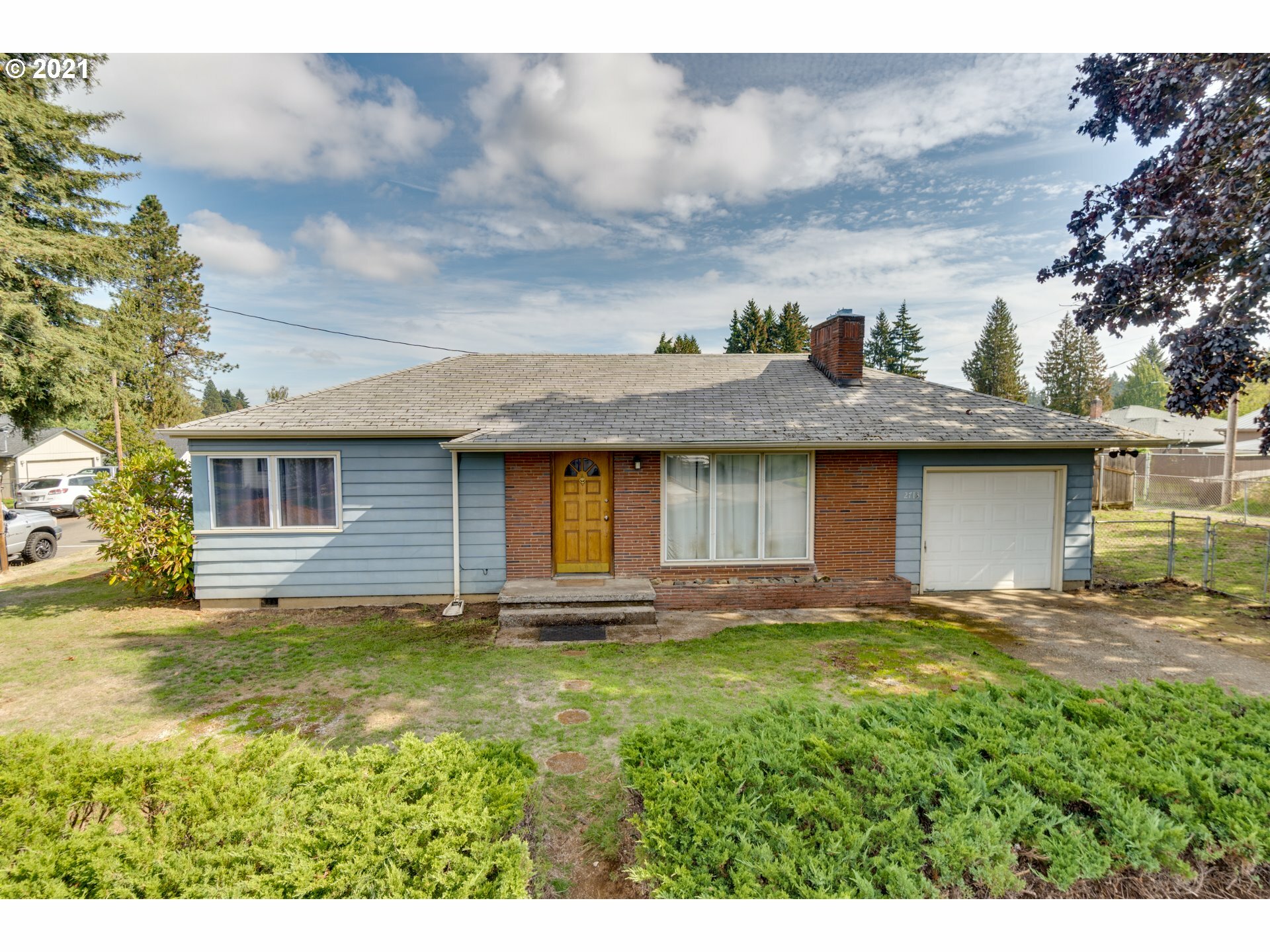 Property Photo: 2713 R St WA 98663