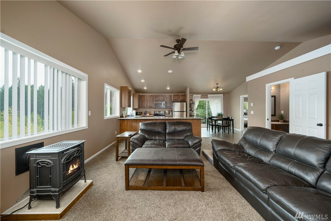 Property Photo: 629 Joy St WA 98328