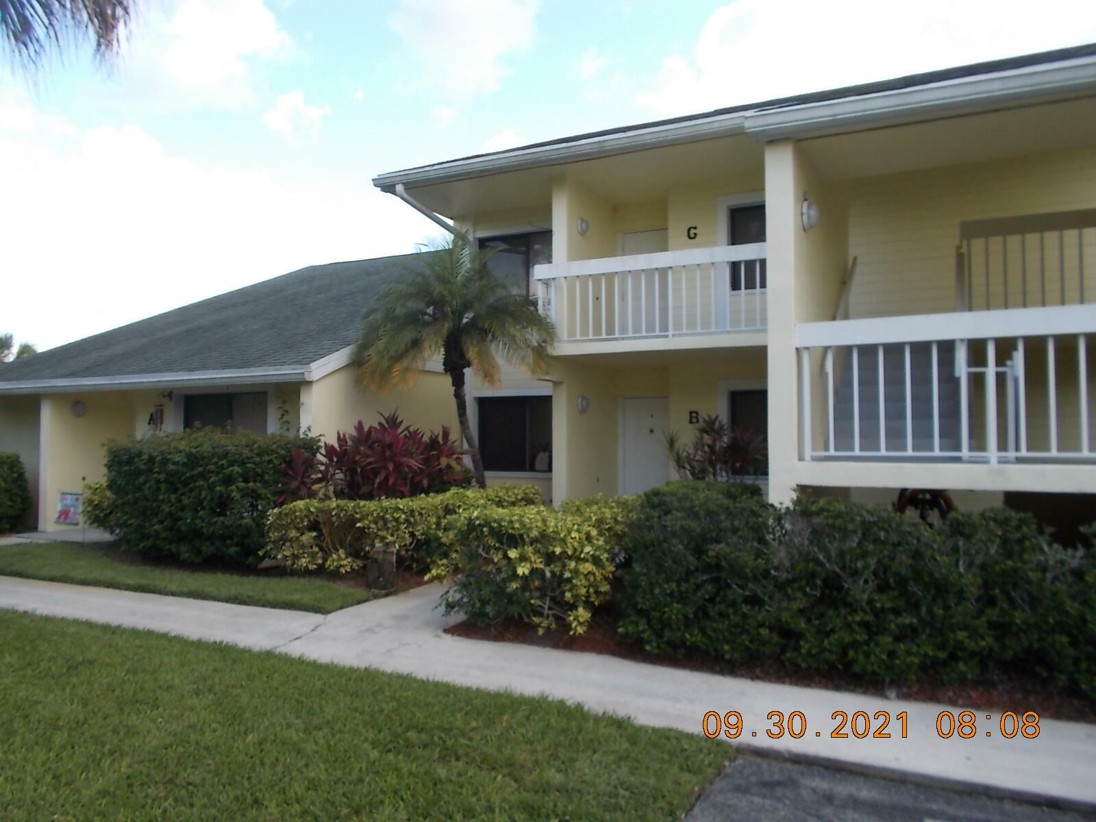 Property Photo:  4300 Gator Trace Drive B  FL 34982 