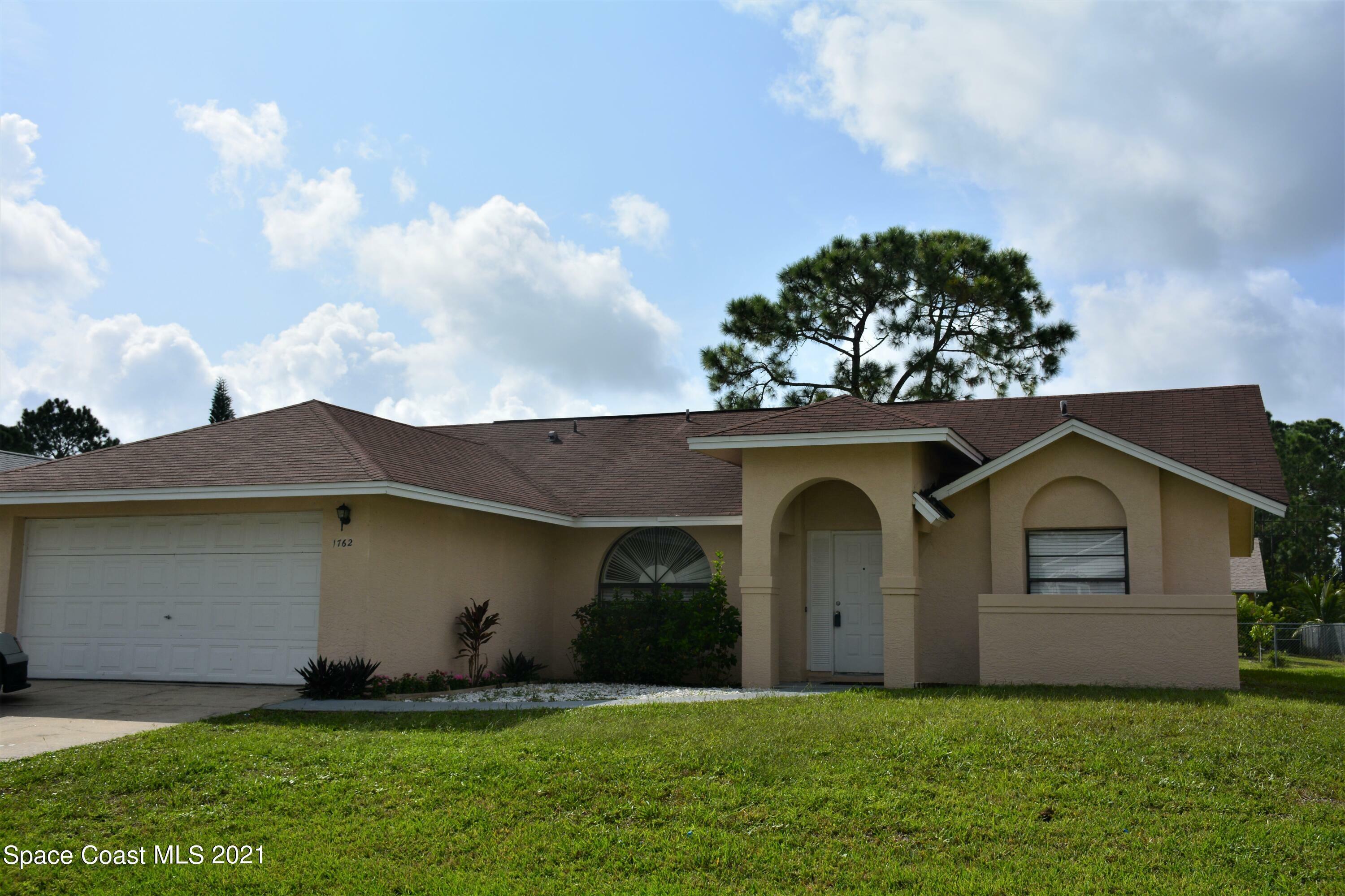 Property Photo:  1762 Eatonia Street NW  FL 32907 