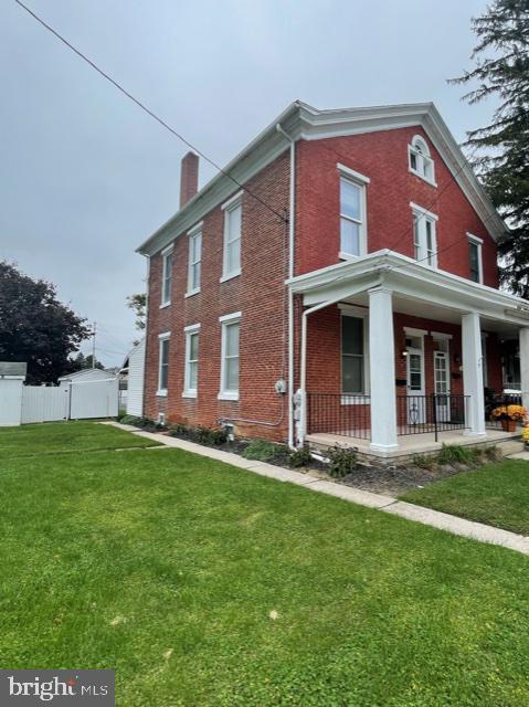 27 E Noble Avenue  Shoemakersville PA 19555 photo