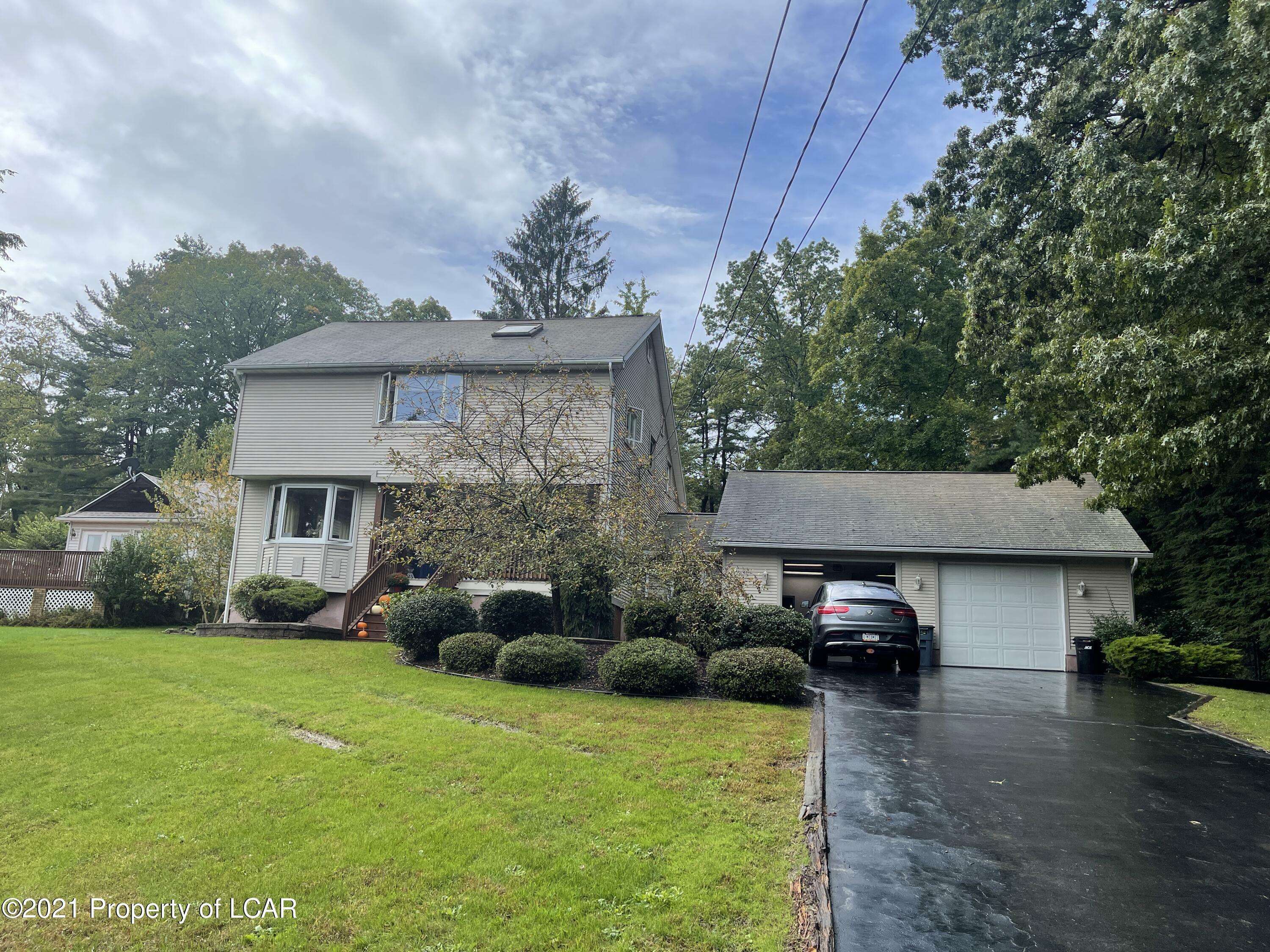 Property Photo:  36 Lakewood Drive  PA 18621 