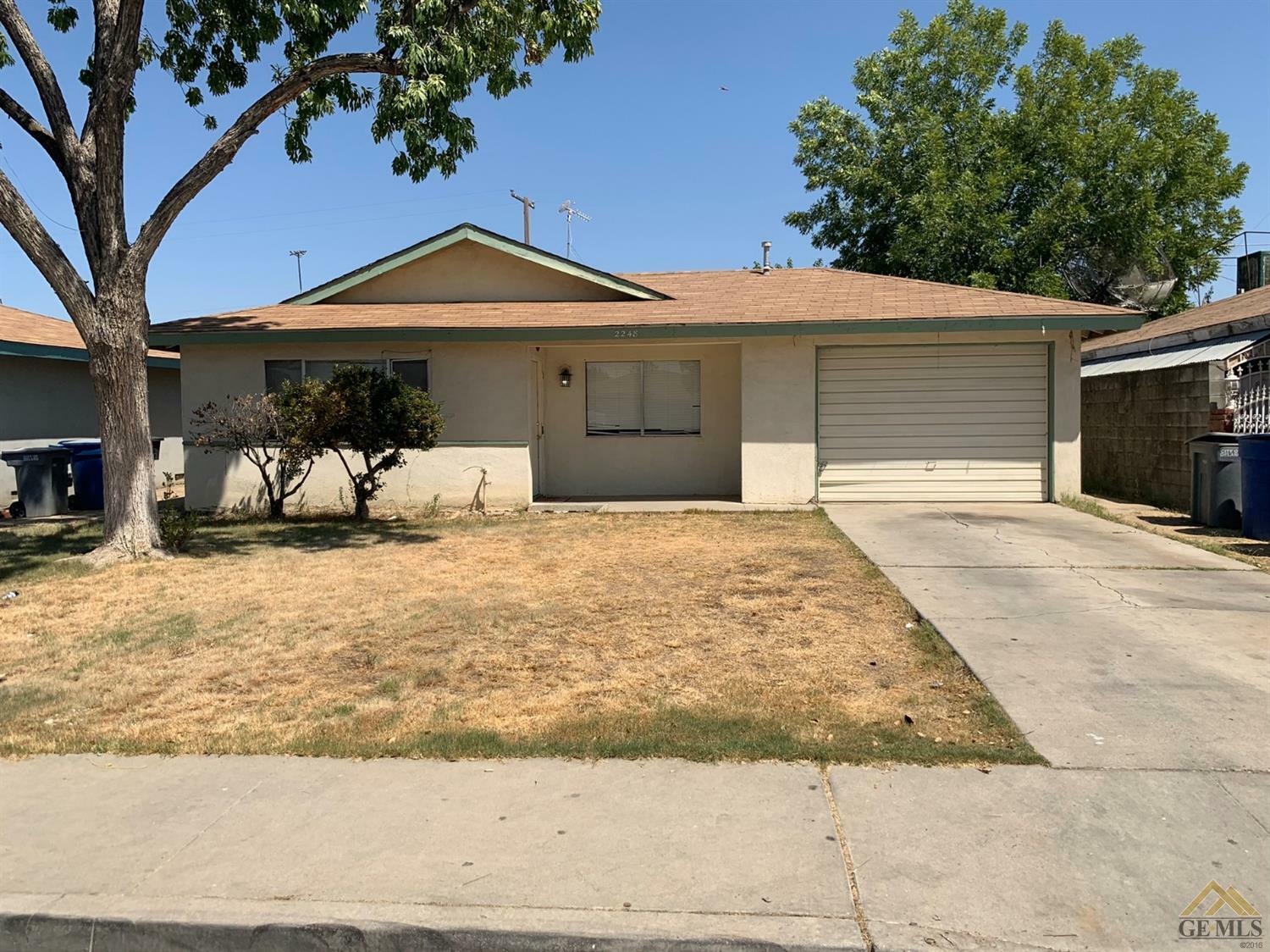 Property Photo:  2248 Thomas Way  CA 93215 