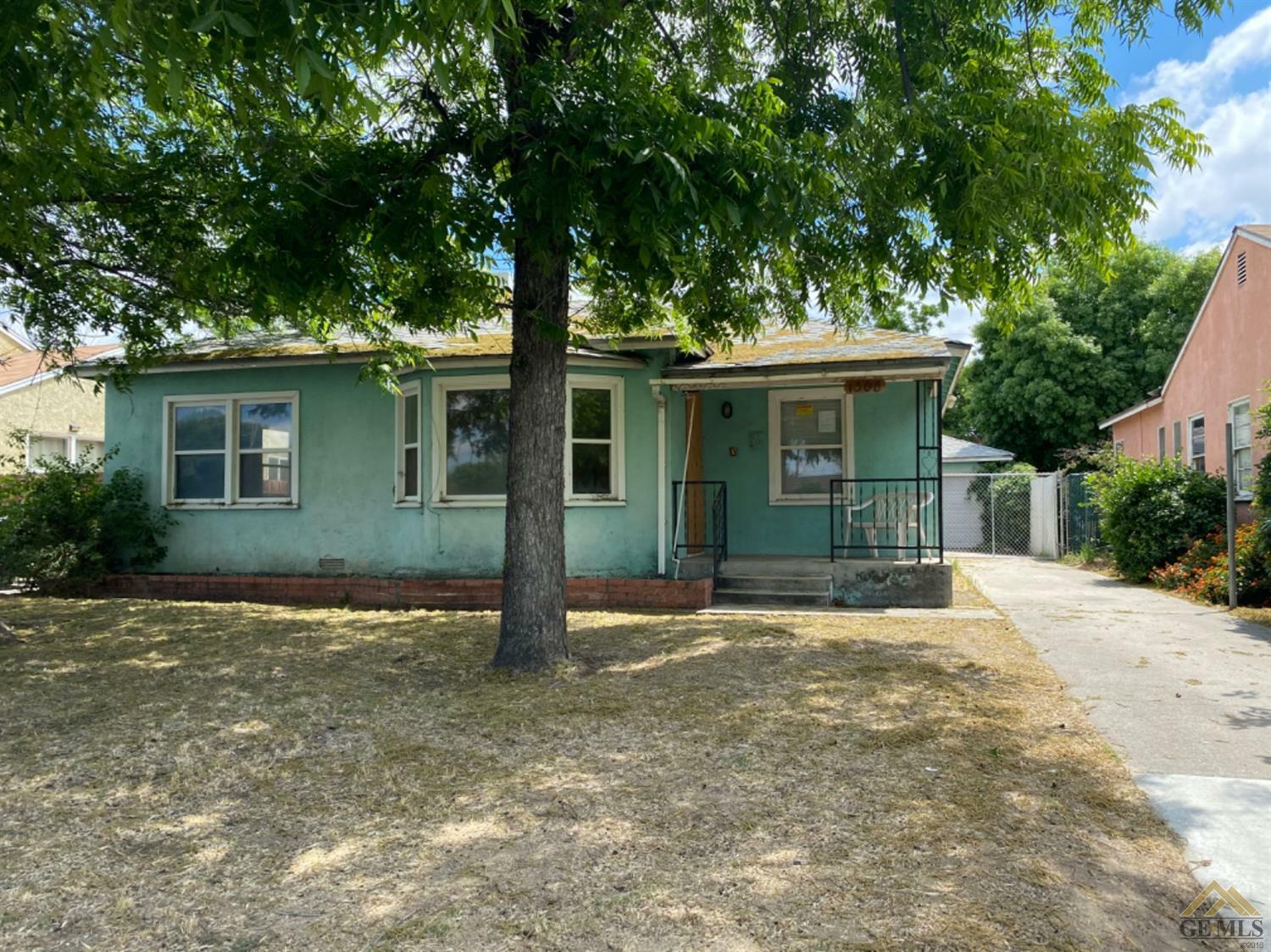 Property Photo:  1308 S Chester Avenue  CA 93301 