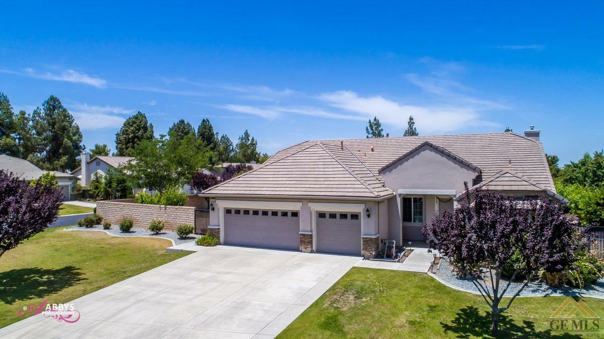 Property Photo:  4900 Via Sienna Drive  CA 93306 