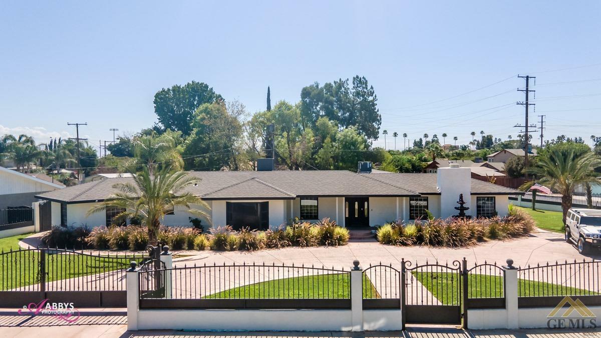 Property Photo:  1804 Terrace Place  CA 93215 