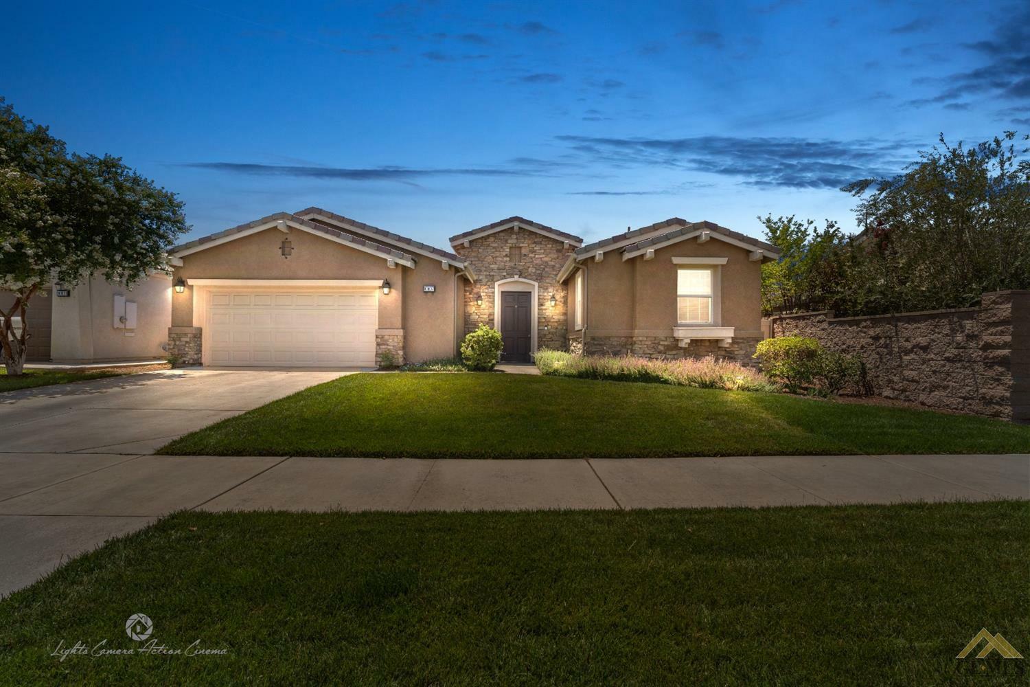 10107 Vale Royale Drive  Bakersfield CA 93306 photo