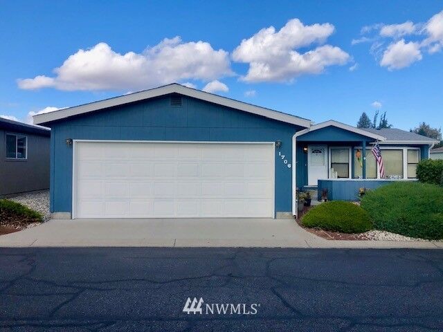 Property Photo: 1706 Clark Drive WA 98801