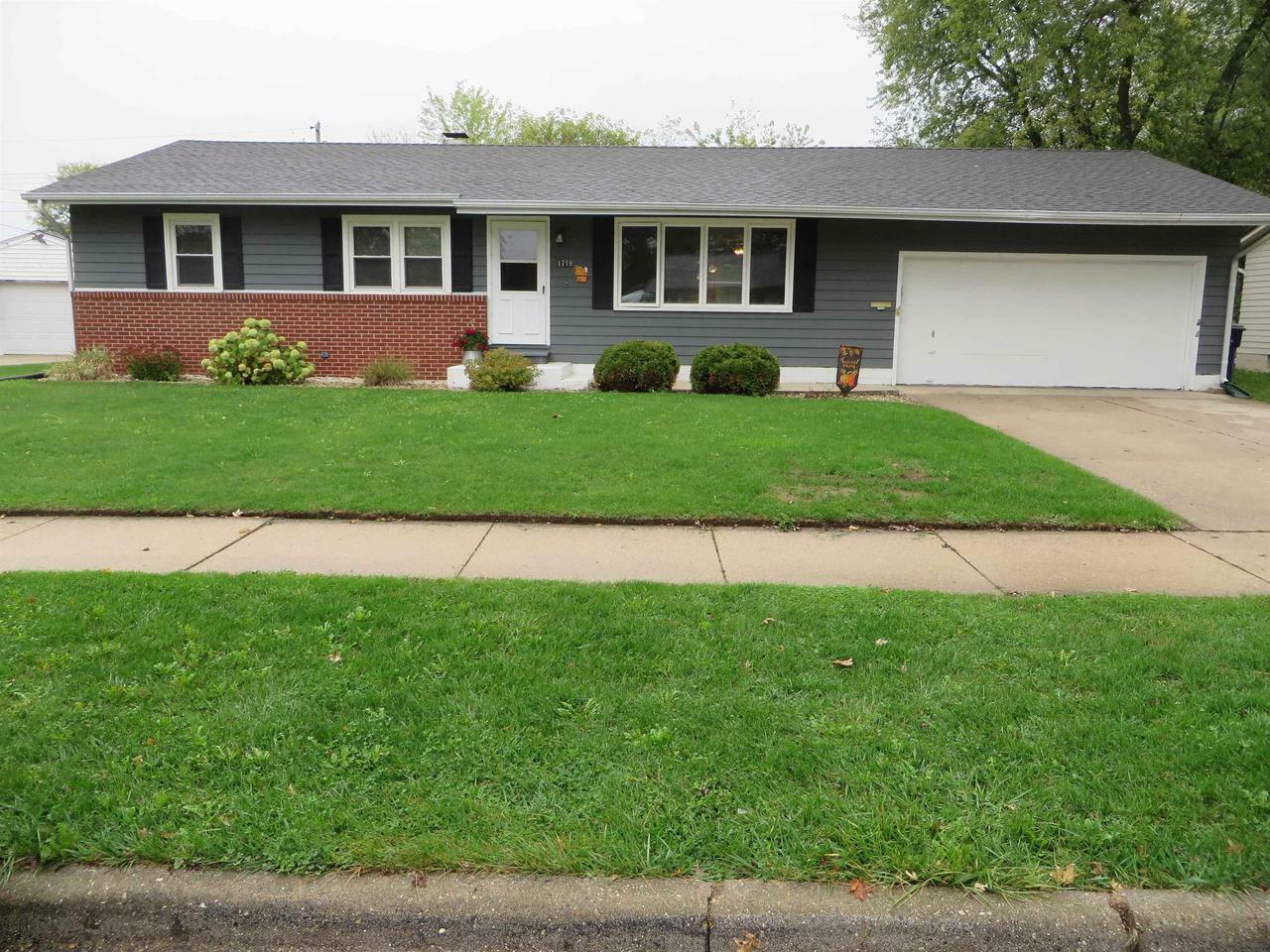 1719 Tamarack Ln  Janesville WI 53545 photo