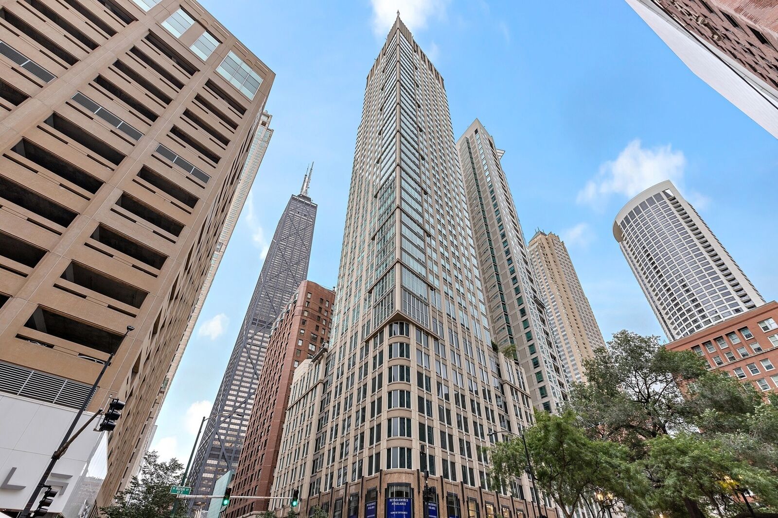 Property Photo:  57 E Delaware Place 1006  IL 60611 