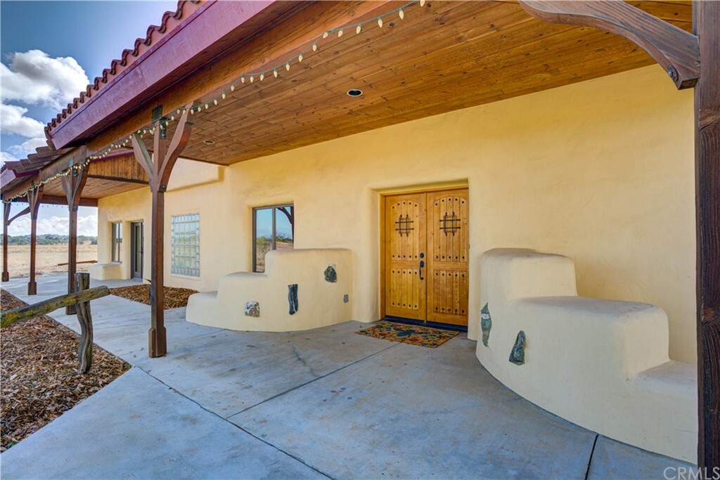 Property Photo:  4884 Buena Vista Drive  CA 93446 