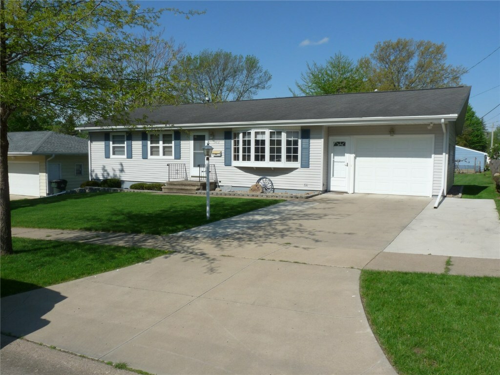 Property Photo: 2416 Haven Court SW IA 52404