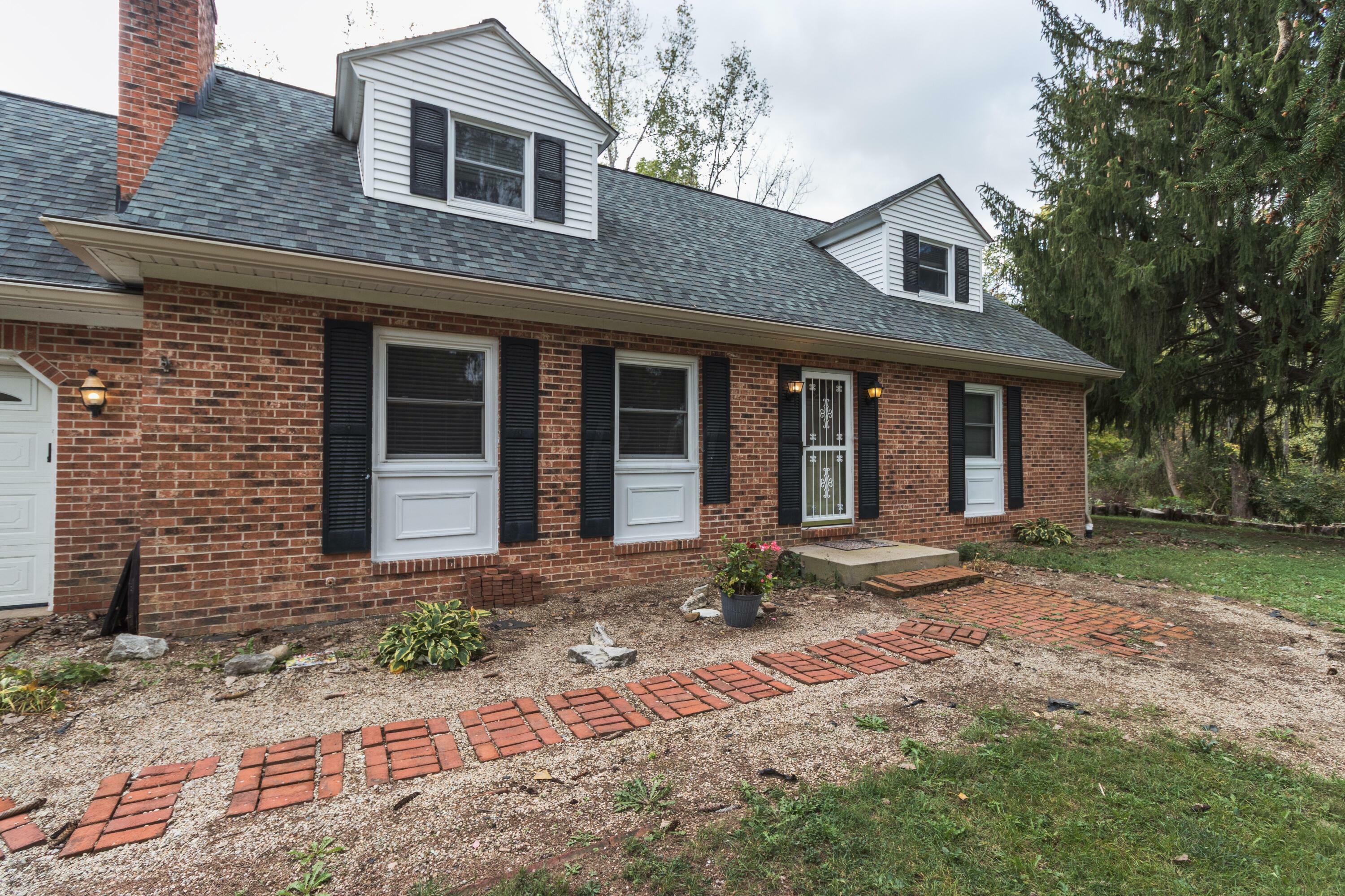 Property Photo: 160 Willow Run Drive OH 43147