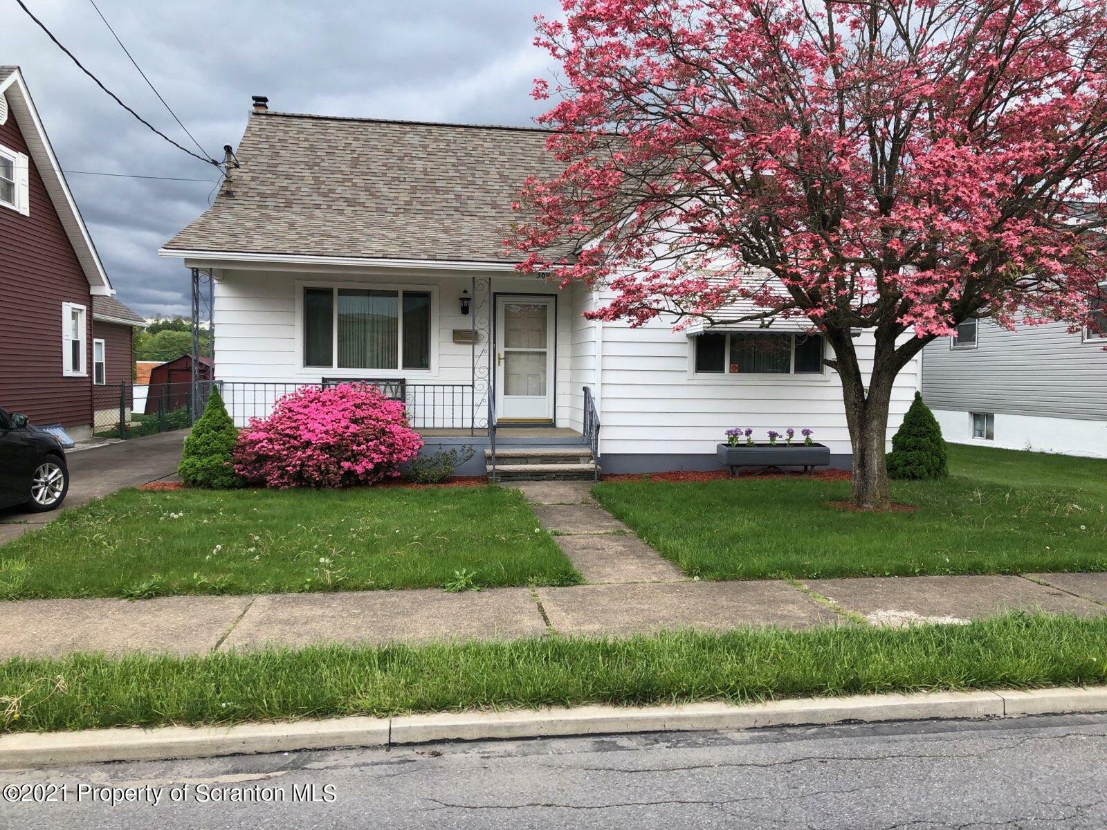 369 Susquehanna Ave  Exeter PA 18643 photo