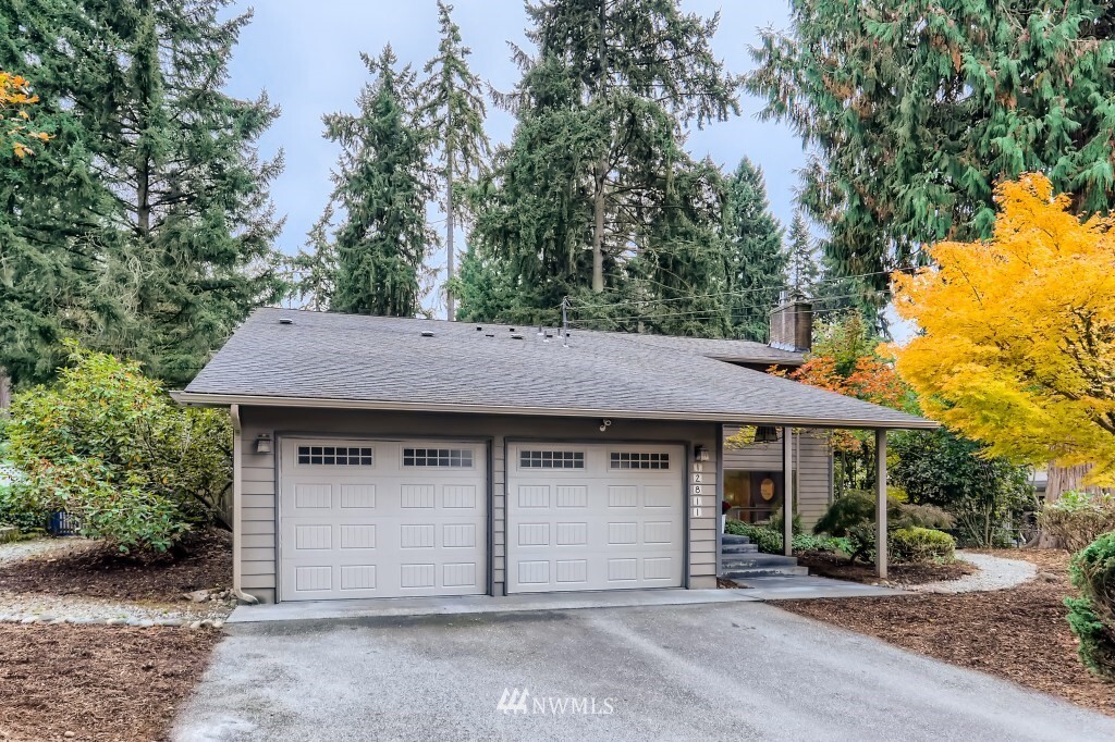 Property Photo: 12811 NE 73rd Street WA 98033
