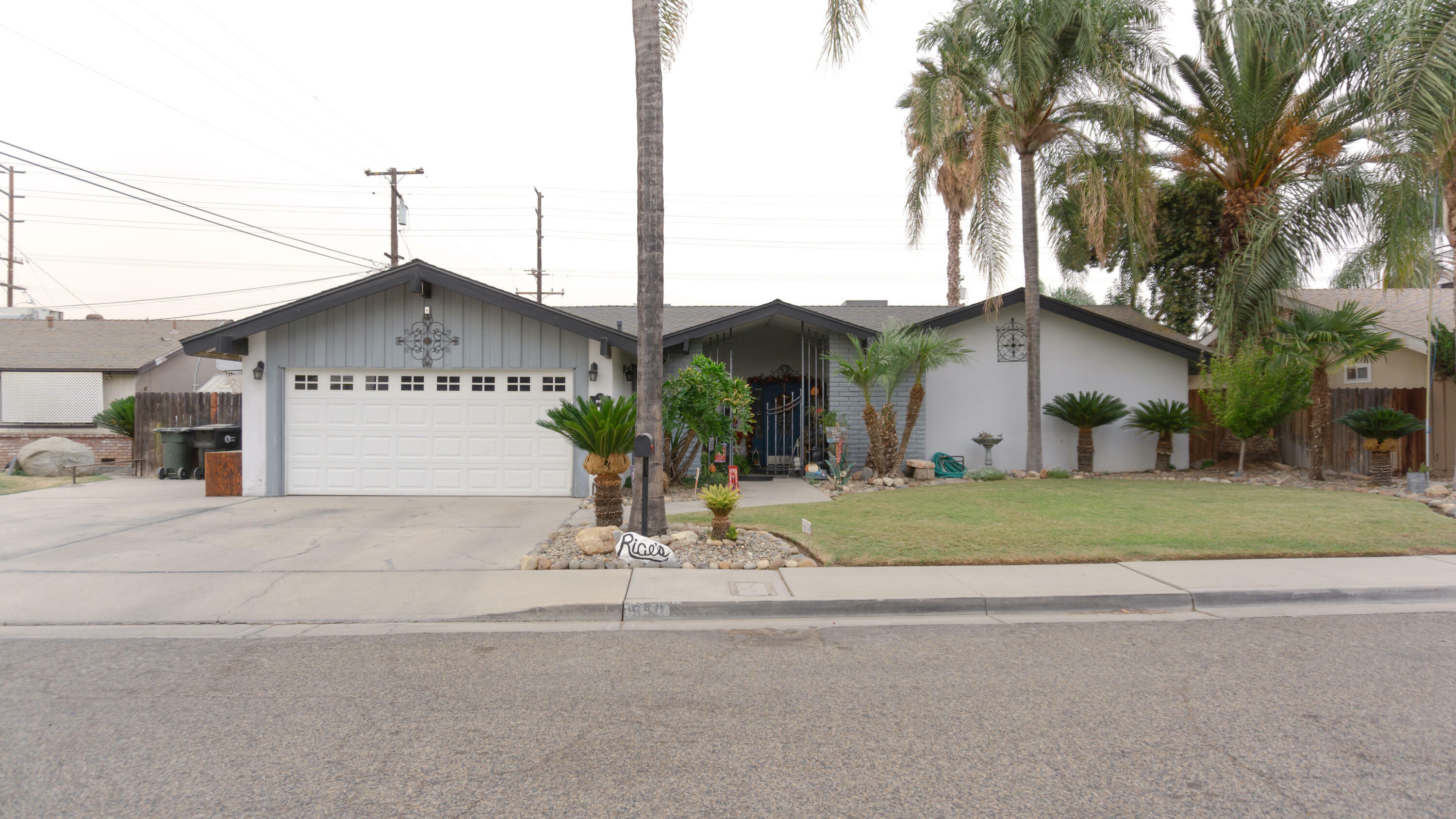 550 Dexter Avenue  Porterville CA 93257 photo