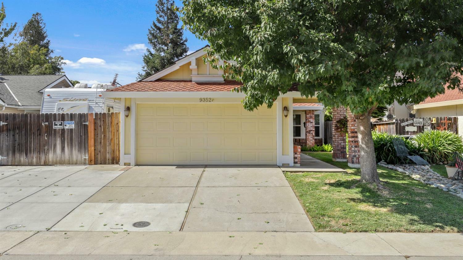 9352 Hoyleton Way  Elk Grove CA 95758 photo