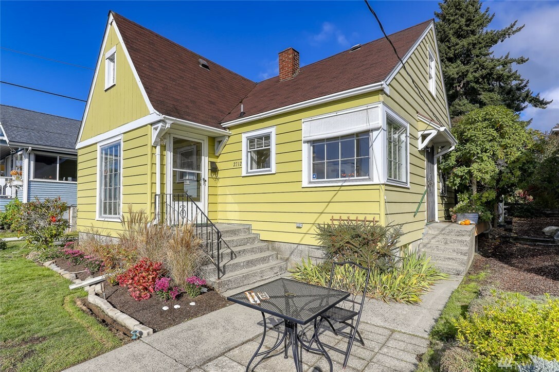 Property Photo:  2712 E 10th St  WA 98310 