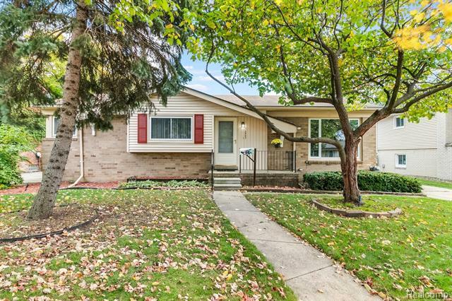 Property Photo:  2902 Glenview Avenue  MI 48073 