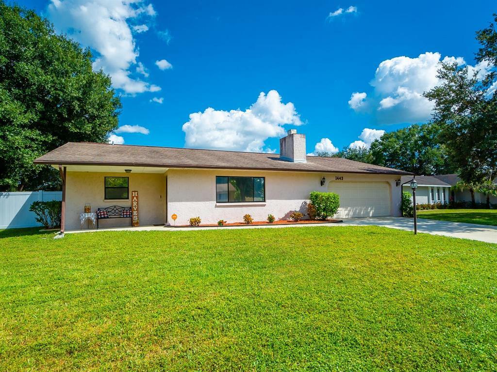 Property Photo: 1443 Georgetowne Drive FL 34232