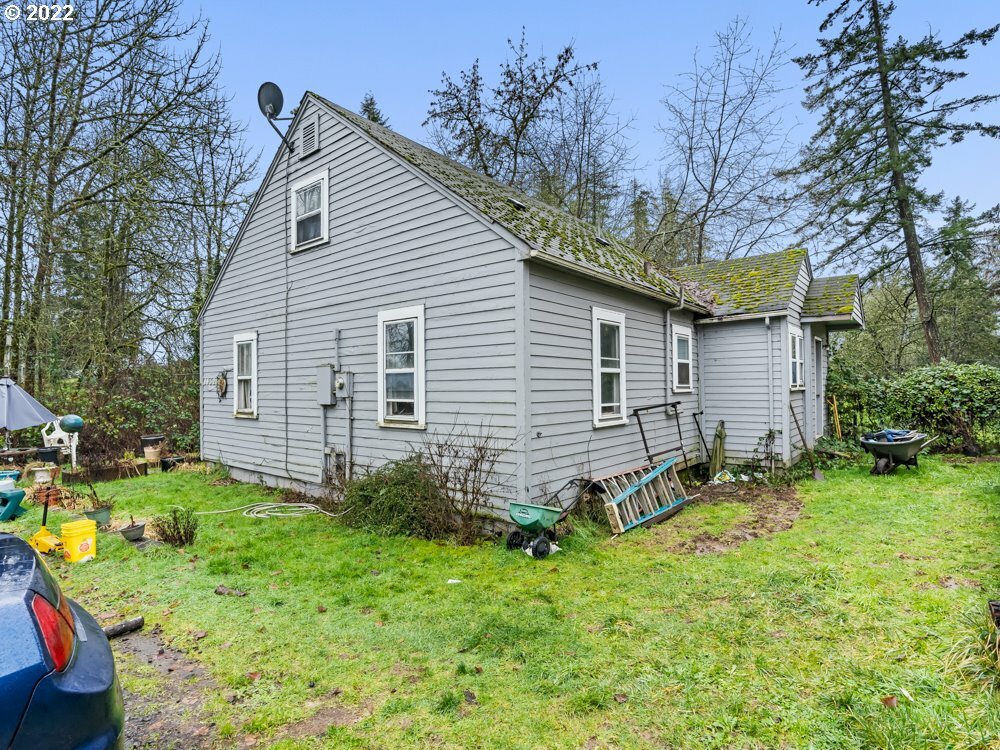 Property Photo:  1952 NE Highway 99W  OR 97128 