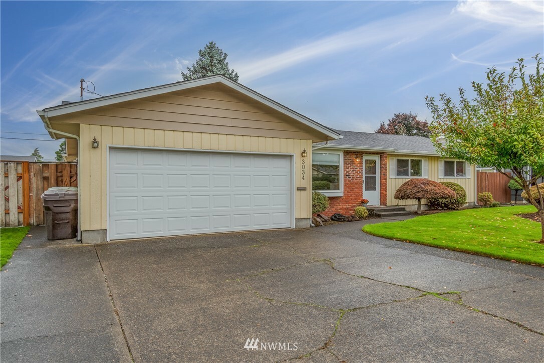 Property Photo:  3034 Hawthorn  WA 98632 