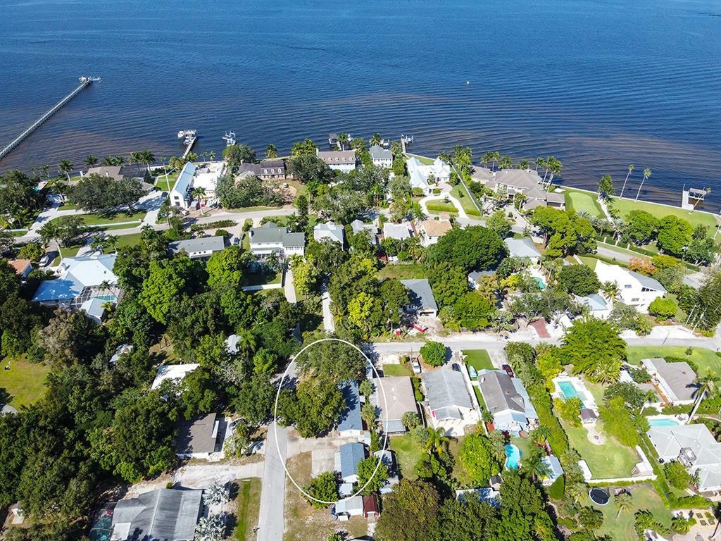 Property Photo:  426 40th Street Court NW  FL 34209 