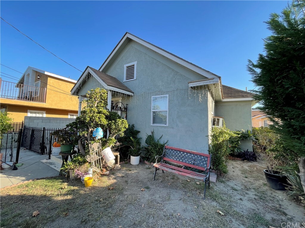 Property Photo: 11606 209th Street CA 90715