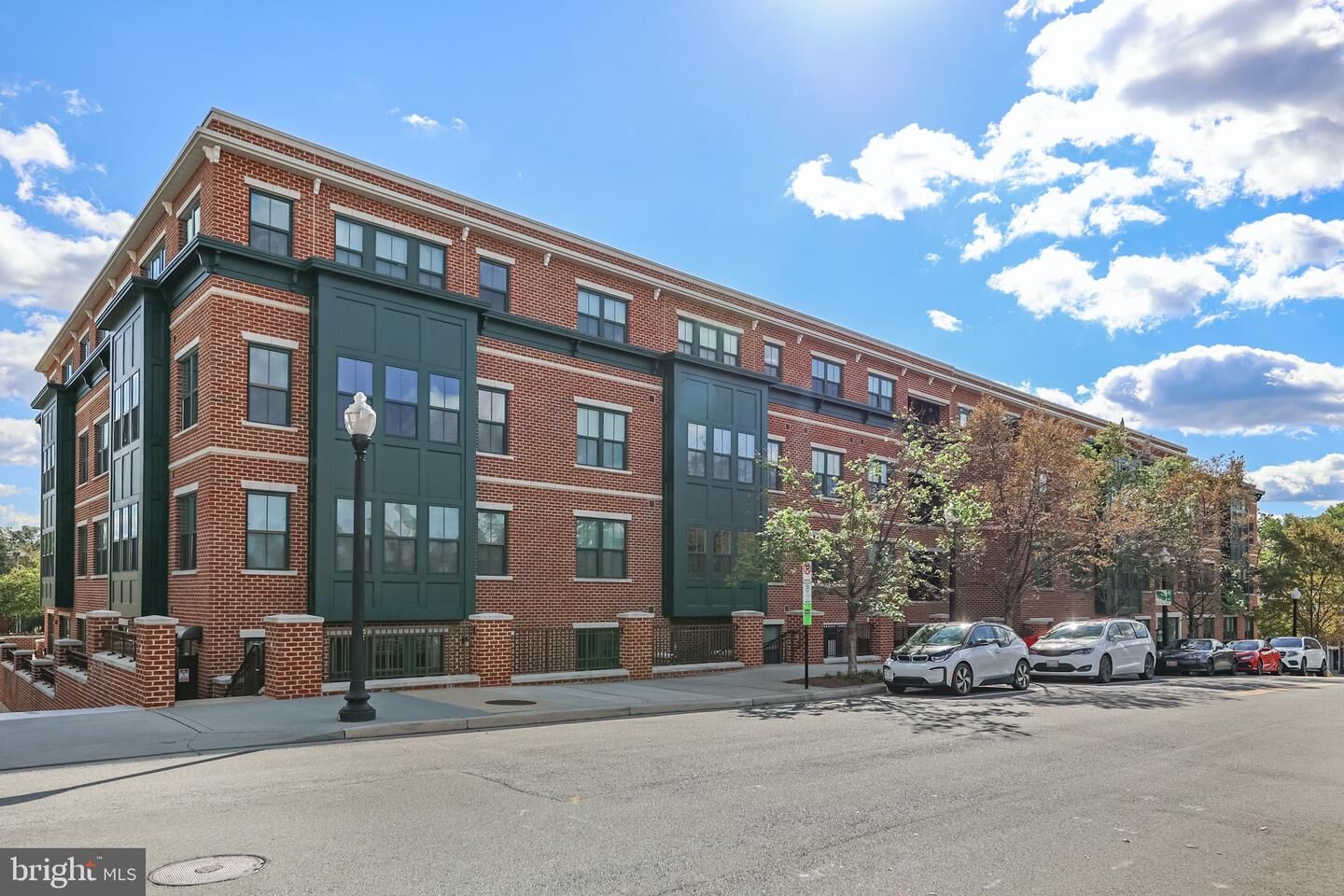 Property Photo:  2101 N Monroe Street 106  VA 22207 