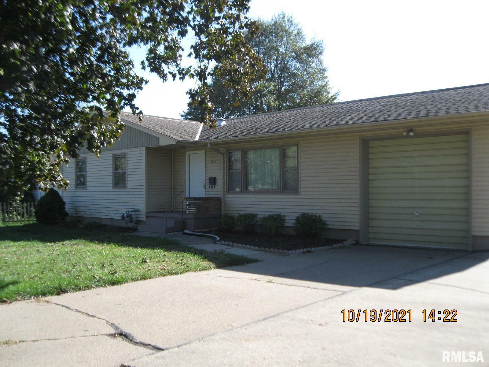 Property Photo:  1711 27th  IA 52732 