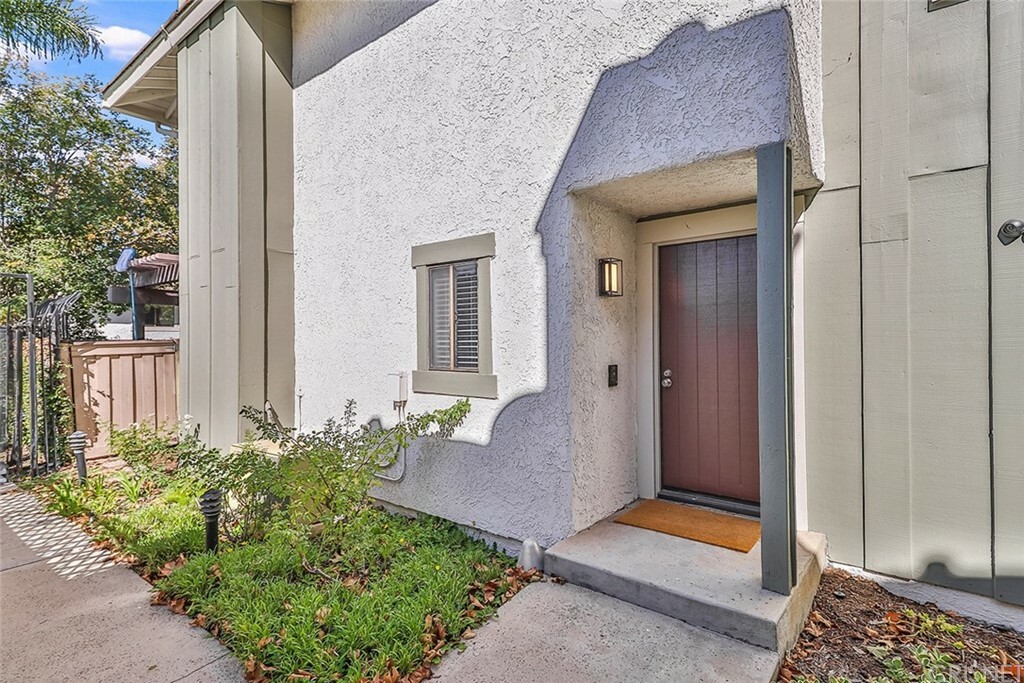 Property Photo:  2617 Los Arcos Circle 20  CA 91360 