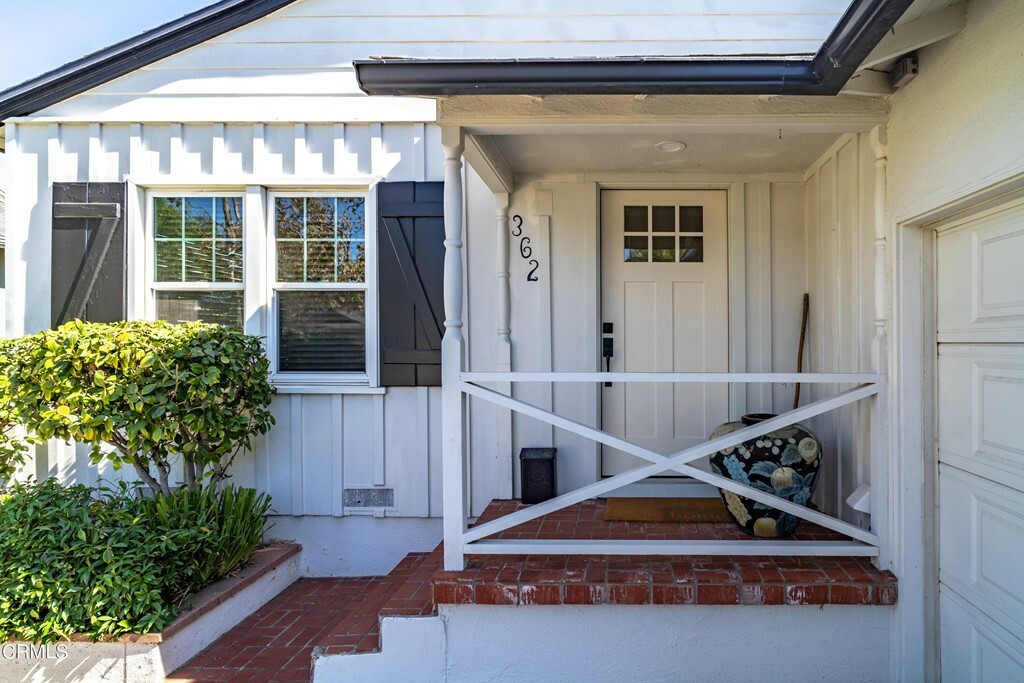 Property Photo:  362 Emma Avenue  CA 93003 