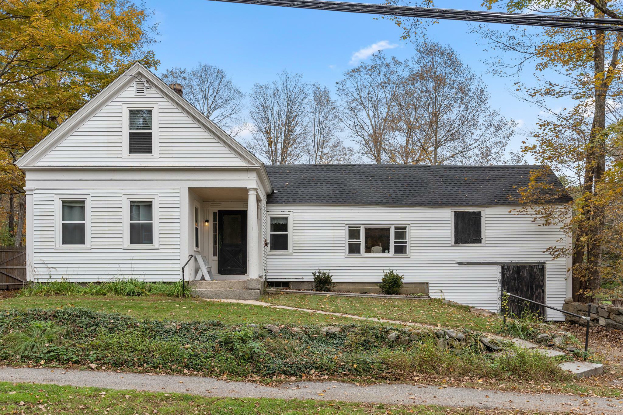 Property Photo:  9 Meetinghouse Hill Road  NH 03033 