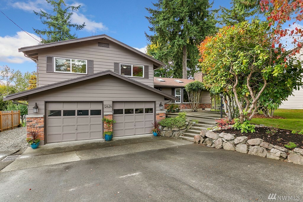 Property Photo:  12626 Robinhood Lane  WA 98290 