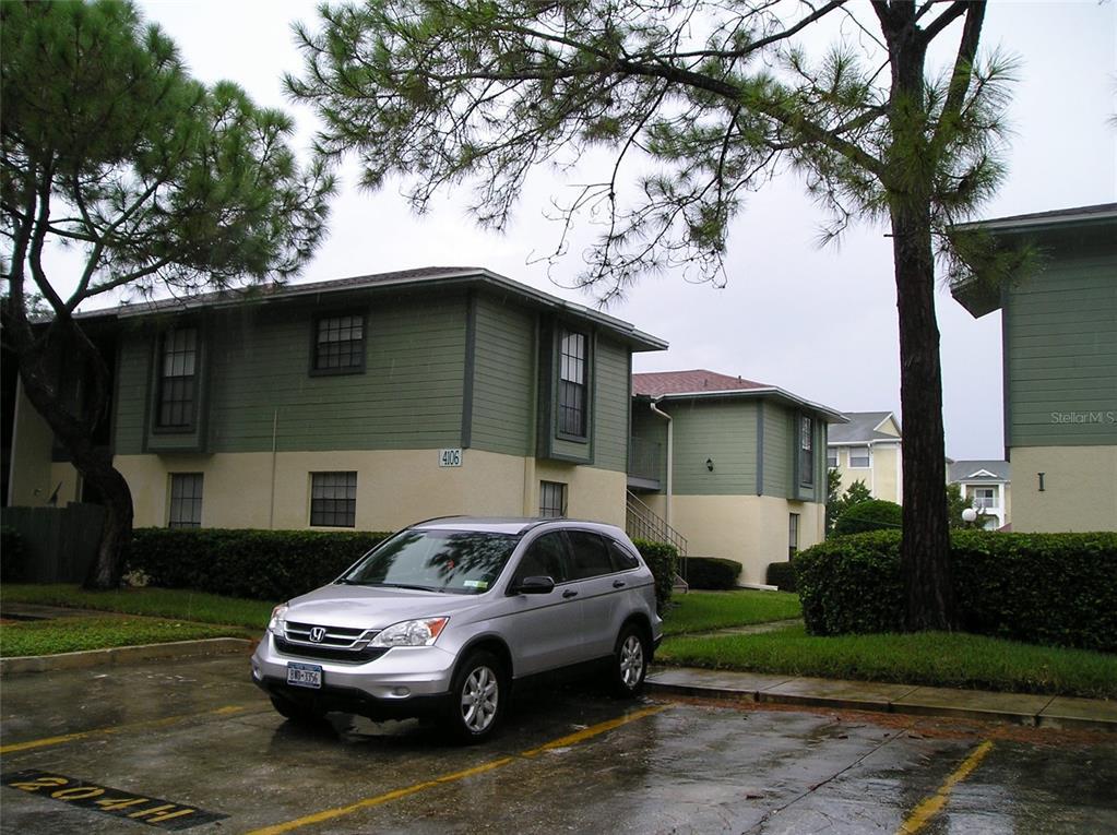 Property Photo:  4106 Ashford Green Place H204  FL 33613 