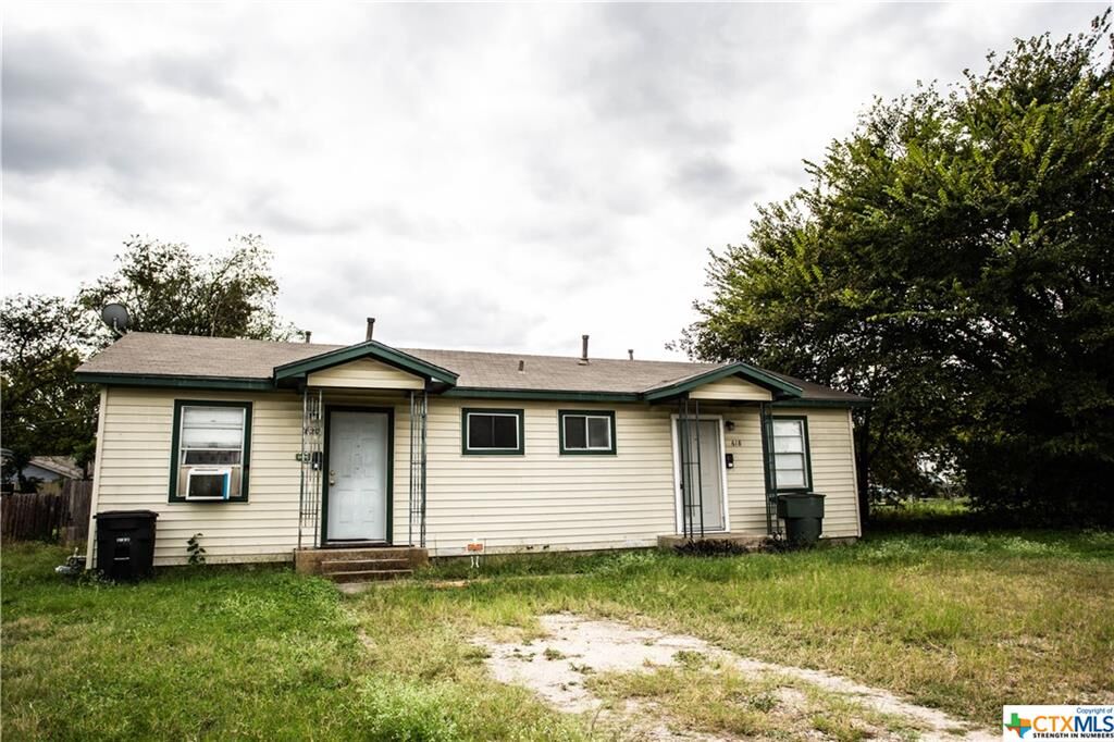 Property Photo: 618-620 Blake Street TX 76541
