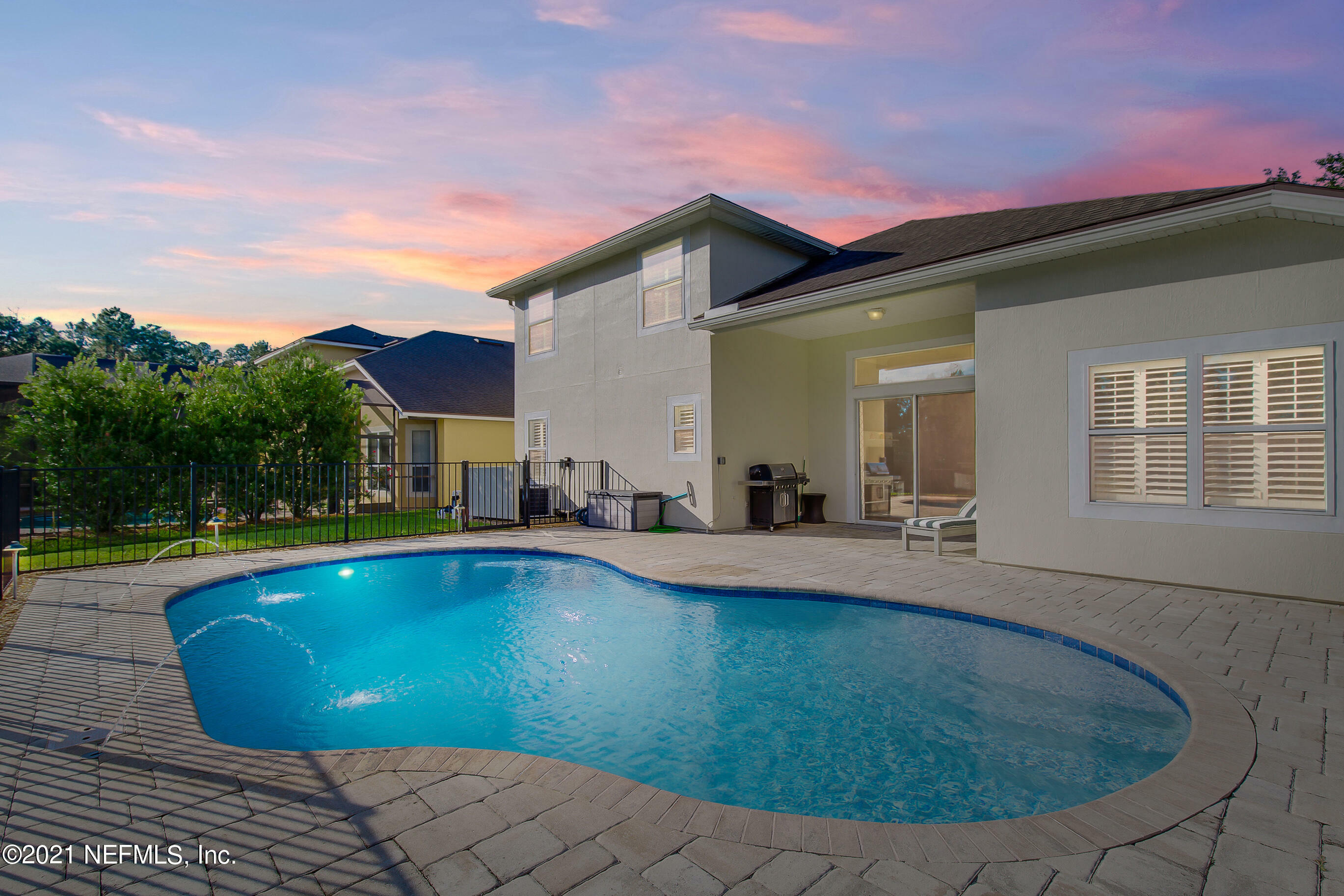 Property Photo: 14719 Silver Glen Drive E FL 32258