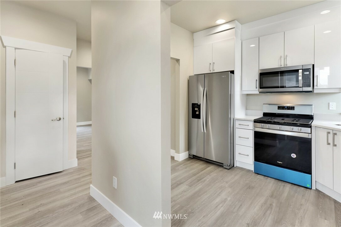 Property Photo: 503 Harman Way WA 98226