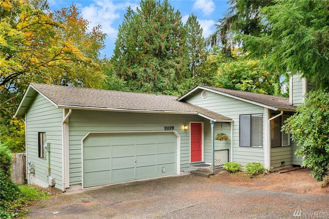 Property Photo:  11119 NE 112th St  WA 98033 