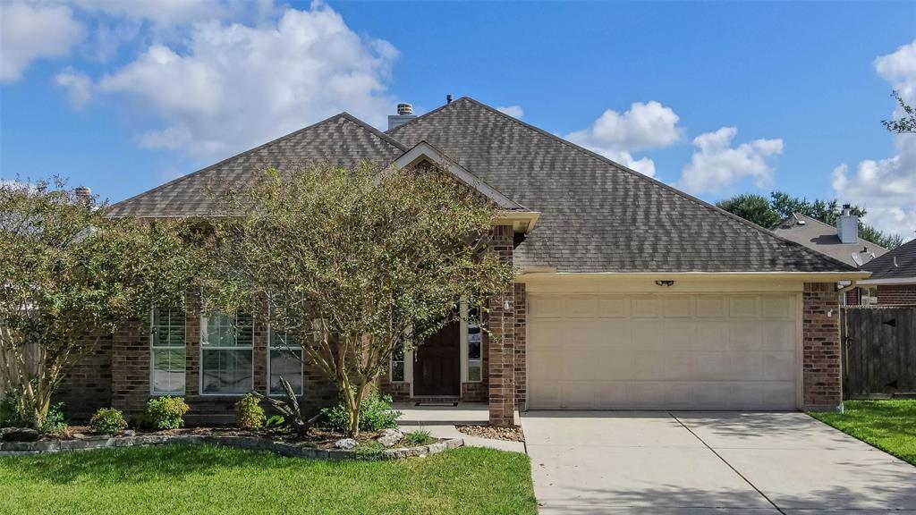 Property Photo: 412 Magnolia Way TX 77573