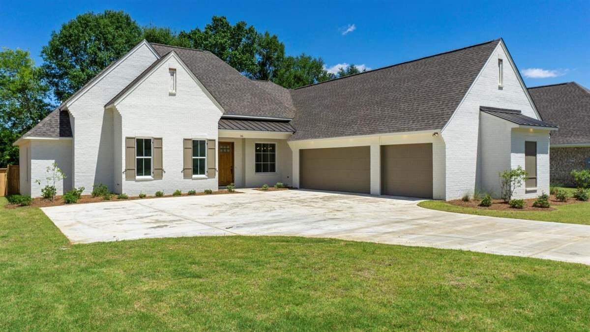 Property Photo:  106 Coventry Lane  MS 39046 