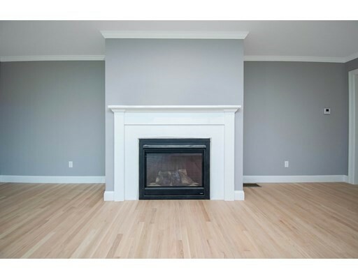 Property Photo:  14 Sandalwood Dr 14  MA 01095 