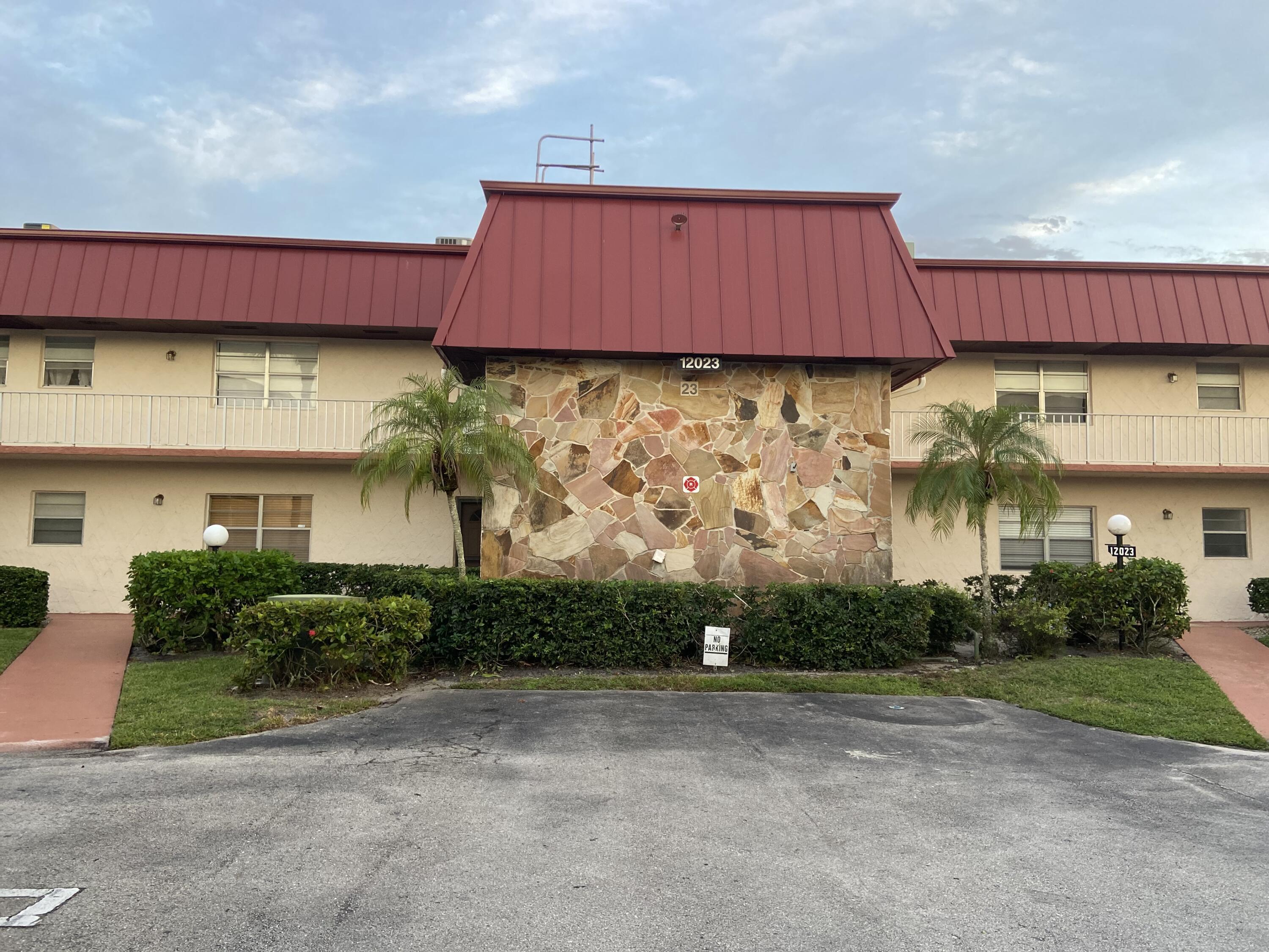 Property Photo: 12023 W Greenway Drive 101 FL 33411
